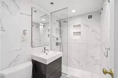 8 Whittier Pl #21B, Boston, MA 02114 - Photo 5