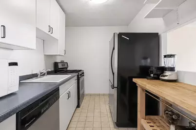 8 Whittier Pl #21B, Boston, MA 02114 - Photo 3