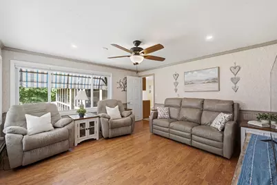 296 Bigelow St, Marlborough, MA 01752 - Photo 9