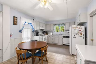 19 Greene St, Beverly, MA 01915 - Photo 13