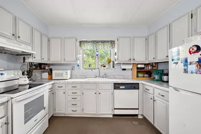 19 Greene St, Beverly, MA 01915 - Photo 11