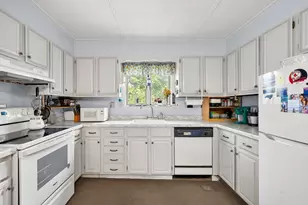 19 Greene St, Beverly, MA 01915 - Photo 11