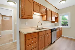 120-122 Larkspur St, Springfield, MA 01108 - Photo 5