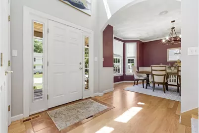27 Boulder Dr, Burlington, MA 01803 - Photo 5