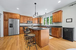 13 Hearthstone Rd, Hopkinton, MA 01748 - Photo 3
