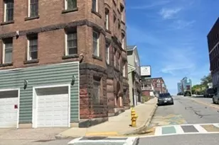 257 Pleasant St, Worcester, MA 01609 - Photo 3