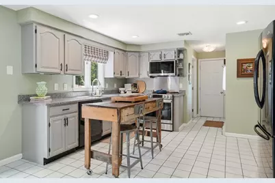 29 Walter Faunce Rd, Kingston, MA 02364 - Photo 5