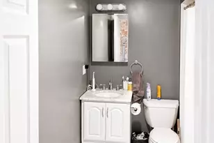 764 E 6th St, Boston, MA 02127 - Photo 9