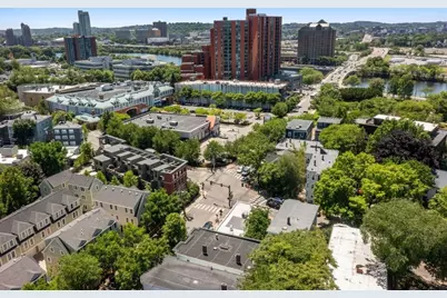 295 River St #3R, Cambridge, MA 02139 - Photo 23