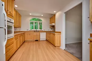 15 Red Fox Ln, Amherst, MA 01002 - Photo 5
