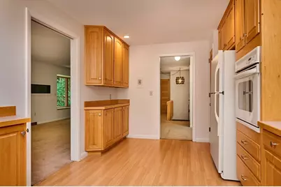 15 Red Fox Ln, Amherst, MA 01002 - Photo 7