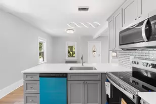 386 Thacher St, Attleboro, MA 02703 - Photo 9