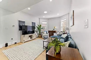 7 Oswald St, Boston, MA 02120 - Photo 3