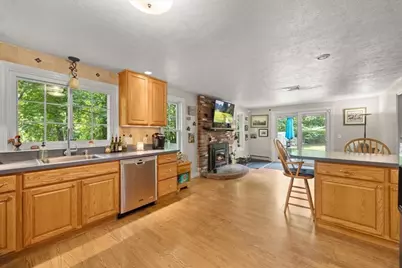 115 Springhill Ave, Bridgewater, MA 02324 - Photo 7