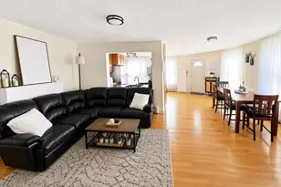 135 Walnut St, Somerville, MA 02145 - Photo 3