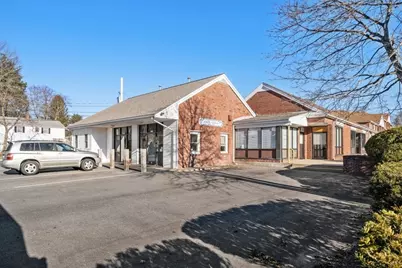 655 Saw Mill Brook Pkwy #E, Newton, MA 02459 - Photo 1