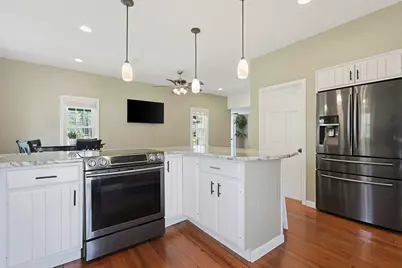 21 Washington Ave, Marshfield, MA 02050 - Photo 3