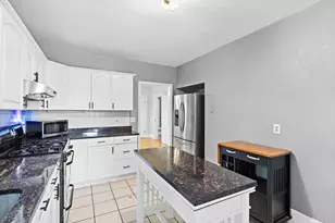 9 Romsey St, Boston, MA 02125 - Photo 21