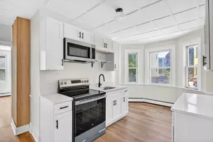 233 Maxfield St, New Bedford, MA 02740 - Photo 11