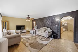 297 Whalom Rd, Lunenburg, MA 01462 - Photo 17