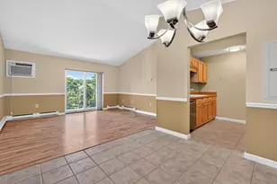 16 Maple Crest Cir, Holyoke, MA 01040 - Photo 7