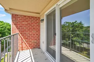 16 Maple Crest Cir, Holyoke, MA 01040 - Photo 5