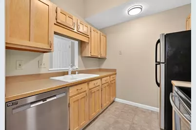 16 Maple Crest Cir #J, Holyoke, MA 01040 - Photo 15