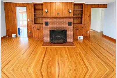 21 Center Street, Granby, MA 01033 - Photo 11