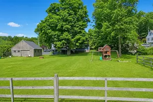 21 Center St, Granby, MA 01033 - Photo 23