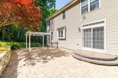 34 Beechwood Cir, Northborough, MA 01532 - Photo 9