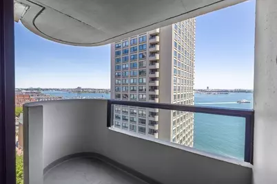 65 E India Row #15C, Boston, MA 02110 - Photo 5