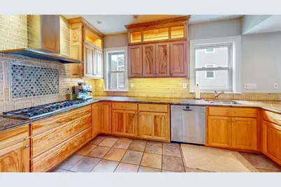 435 E 7th St #2, Boston, MA 02127 - Photo 5