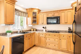 323 Oakhill Ave, Attleboro, MA 02703 - Photo 5