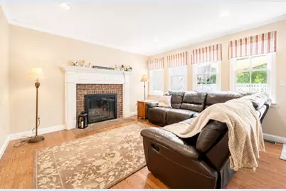 323 Oakhill Ave, Attleboro, MA 02703 - Photo 3