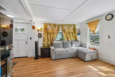 638 Boston St, Lynn, MA 01905 - Photo 9