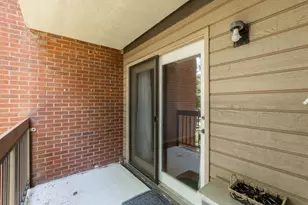 4975 Washington St, Boston, MA 02132 - Photo 19