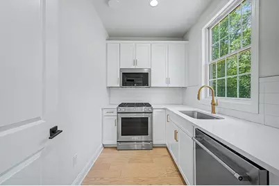 51 Chamberlain St, Hopkinton, MA 01748 - Photo 11