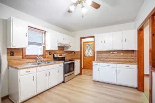 43 Oak St, Ludlow, MA 01056 - Photo 3