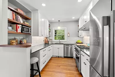67 Humphrey St, Marblehead, MA 01945 - Photo 17