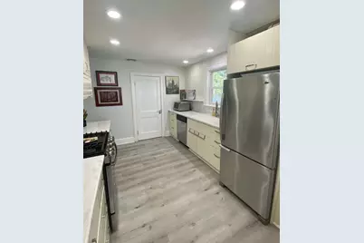 41 Bronx Rd, Boston, MA 02132 - Photo 5