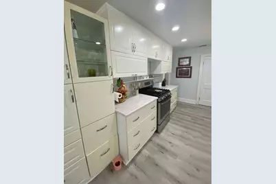 41 Bronx Rd, Boston, MA 02132 - Photo 7