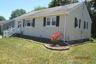 535 Shirley Ave, Somerset, MA 02725 - Photo 3