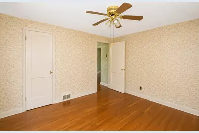 37 Senator Ave, Agawam, MA 01001 - Photo 13