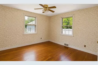 37 Senator Ave, Agawam, MA 01001 - Photo 11