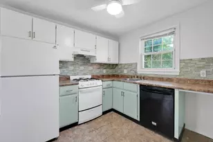 524 Cold Spring Ave, West Springfield, MA 01089 - Photo 5