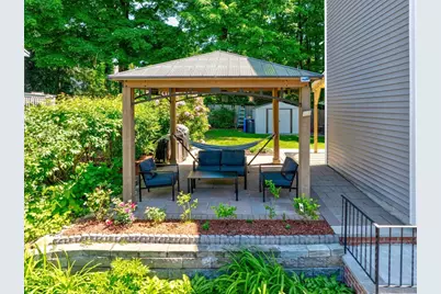 34 Spring Hill Rd, Boston, MA 02136 - Photo 5