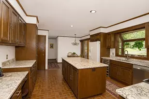 26 Brooks Rd, Longmeadow, MA 01106 - Photo 13