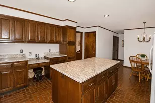 26 Brooks Rd, Longmeadow, MA 01106 - Photo 15