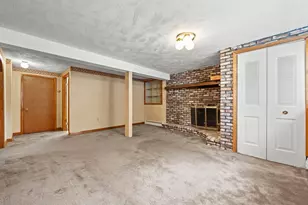 8 Main St, Wilmington, MA 01887 - Photo 33