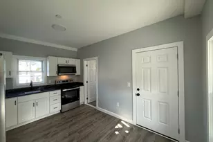 126 Cross St, Lawrence, MA 01841 - Photo 5